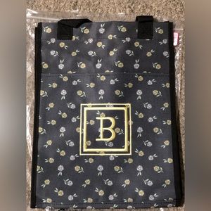 Cinch Tote in Ditsy Daisy by Thirty-one with “B”
